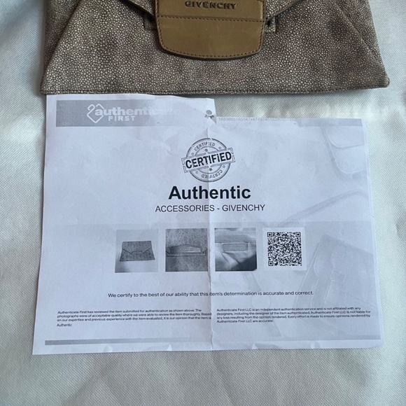 Givenchy RARE Antigona Leather Envelope Pebbled Beige Tan Clutch Handbag Logo - Picture 8 of 12